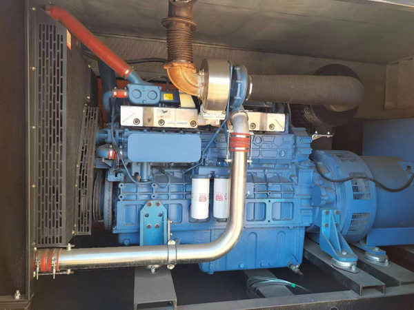 阿坝燃油消耗率与进气温度的具体关系是什么？