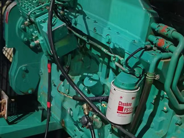 阿坝如何确定新的发电机组控制系统是否与原系统兼容？